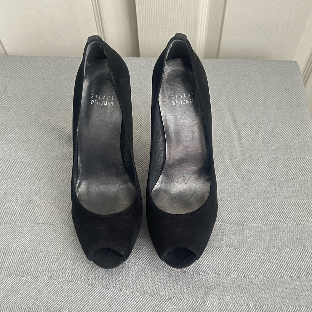 Stuart Weitzman women's black suede peep toe pumps  stiletto size 7M